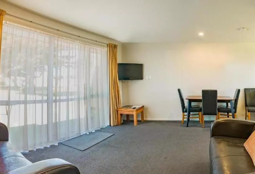 Middlepark Motel
