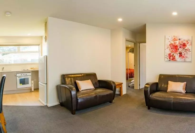 Middlepark Motel
