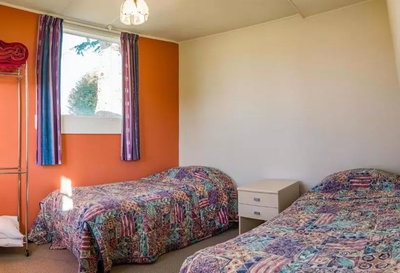 Middlepark Motel