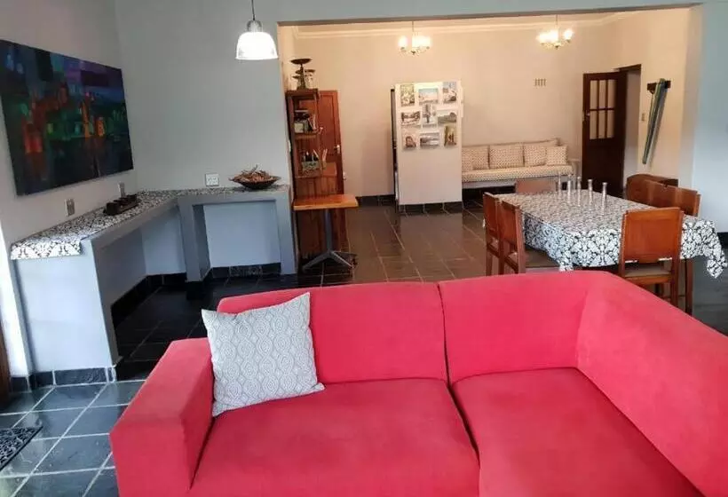Majatalo Port Del Mar Guesthouse