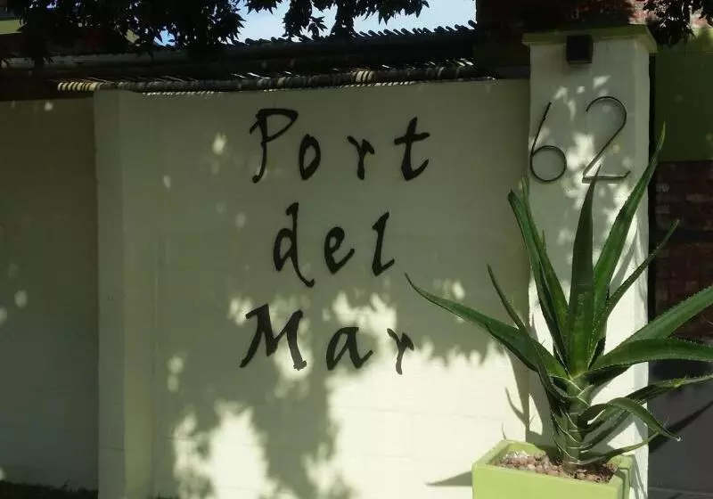 Majatalo Port Del Mar Guesthouse