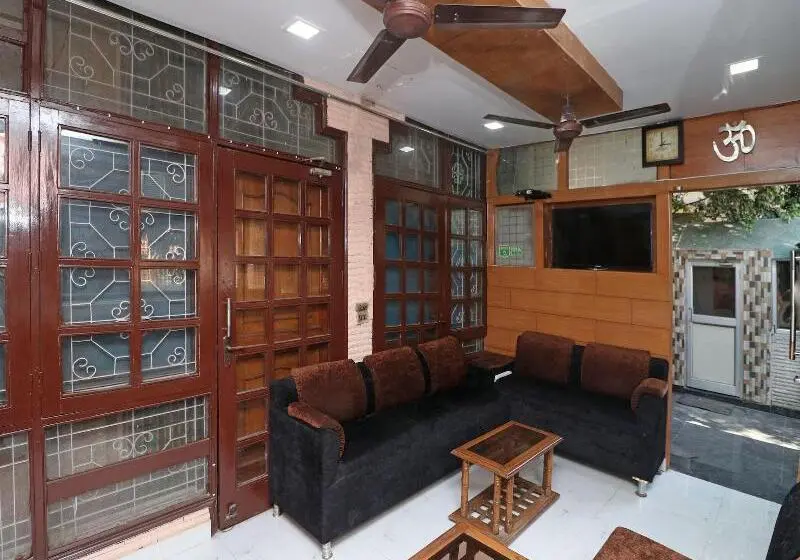هتل Hari Villa Residency By Oyo Rooms