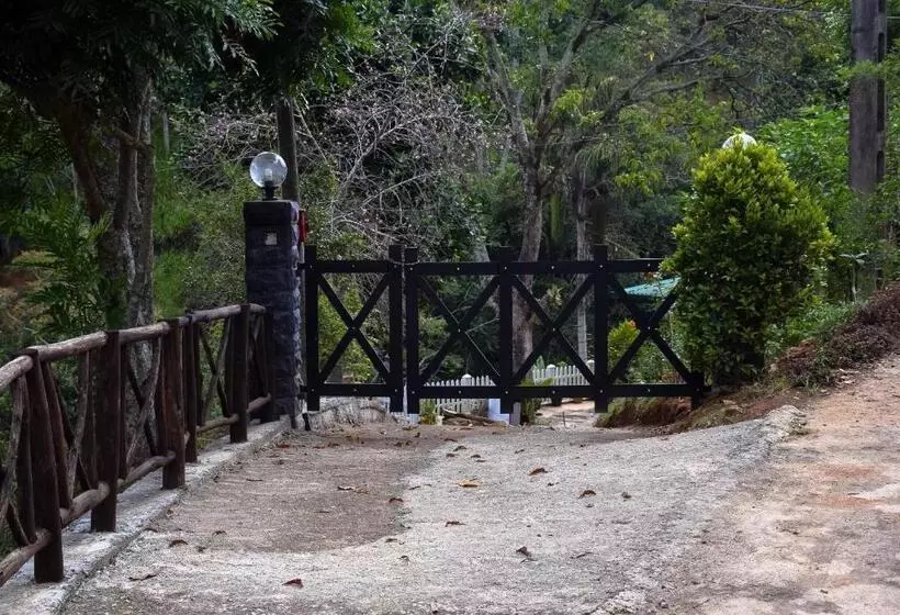 Hotelli Train View Chalet