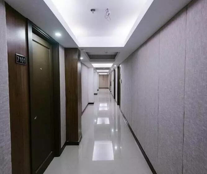 J7 Hotel Iloilo