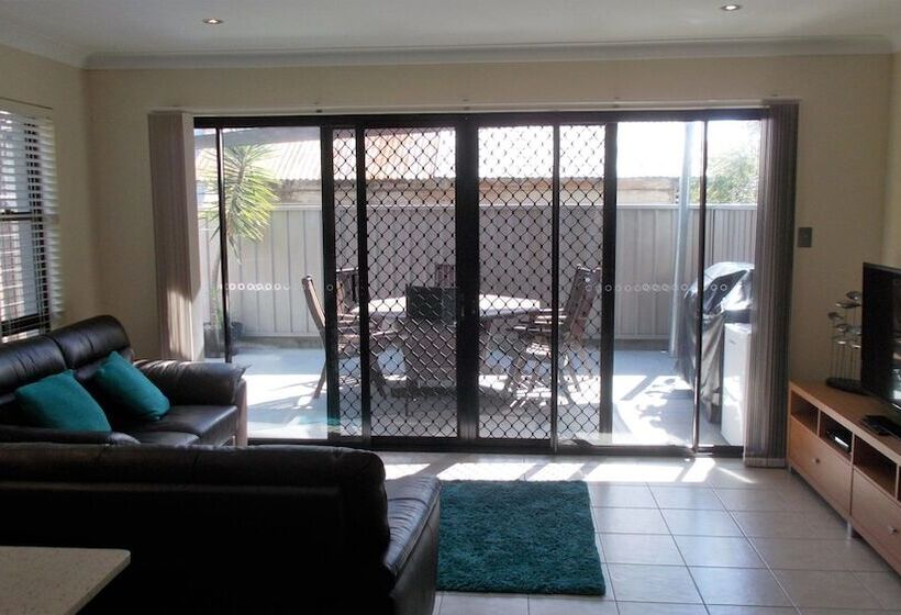 La Bella Vita At South West Rocks No Sheets Or Towels Provided