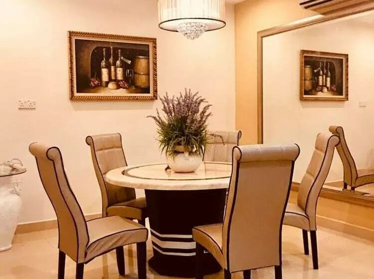 Majatalo Botanic Elegant Suite Klang