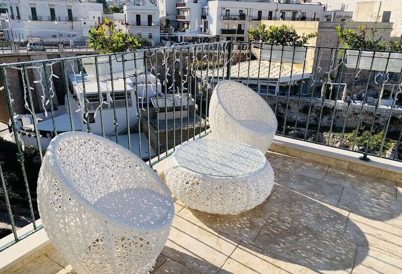 پانسیون Posea  Polignano Sea Suites