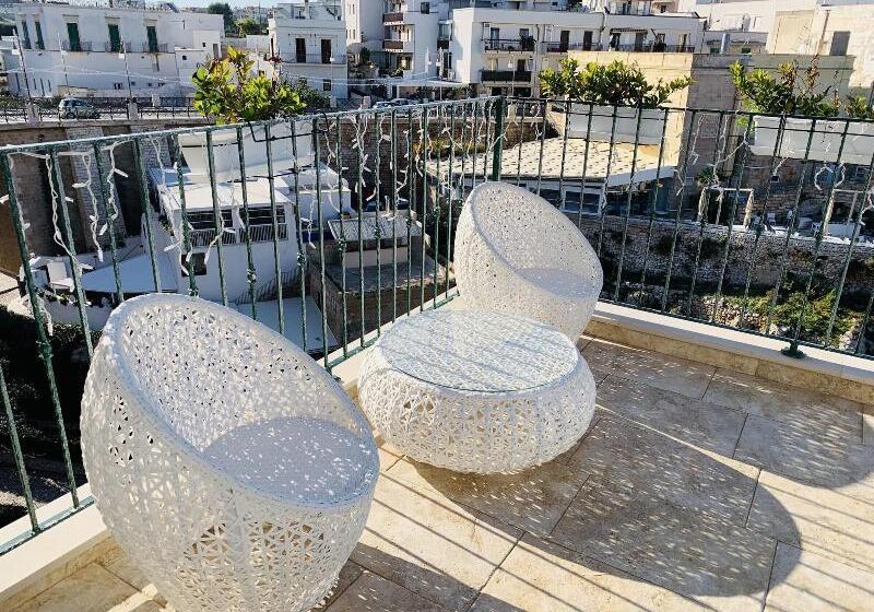 پانسیون Posea  Polignano Sea Suites