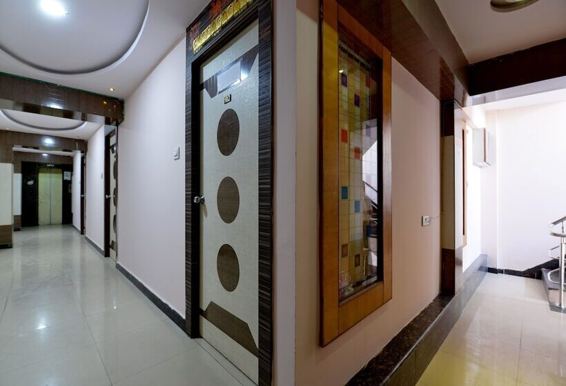 ホテル A R Ganpati Plaza By Oyo Rooms
