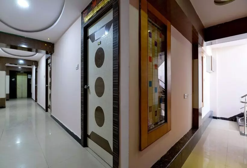 Hotelli A R Ganpati Plaza By Oyo Rooms