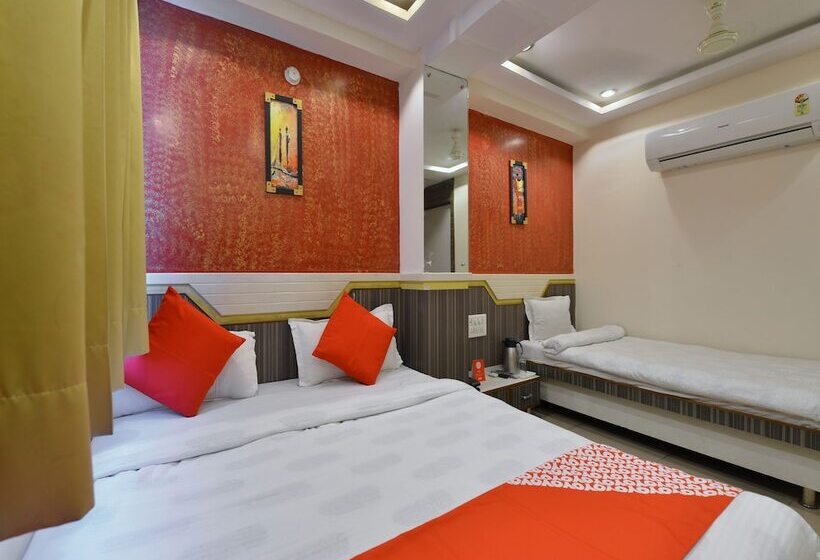 ホテル A R Ganpati Plaza By Oyo Rooms