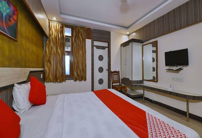 ホテル A R Ganpati Plaza By Oyo Rooms