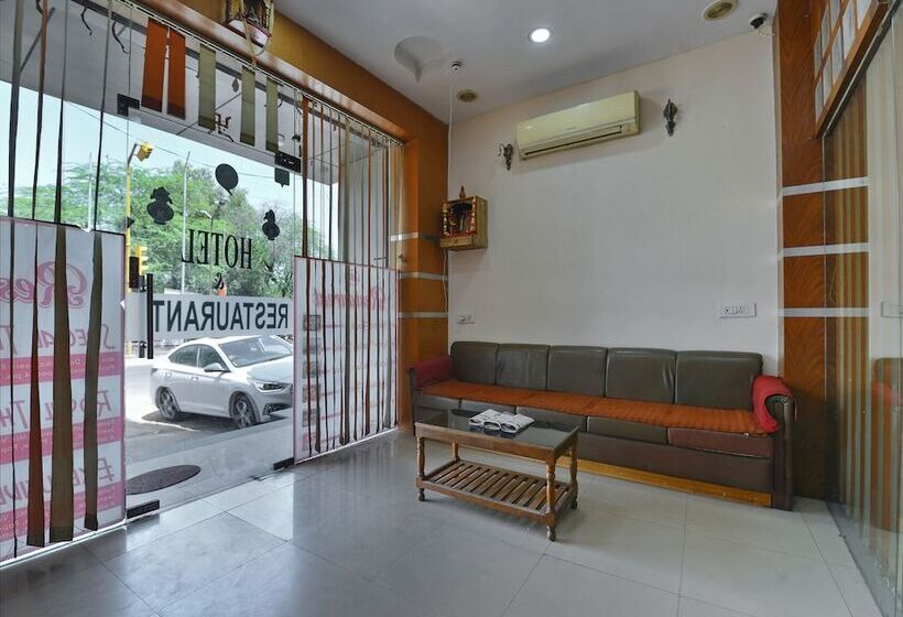 ホテル A R Ganpati Plaza By Oyo Rooms