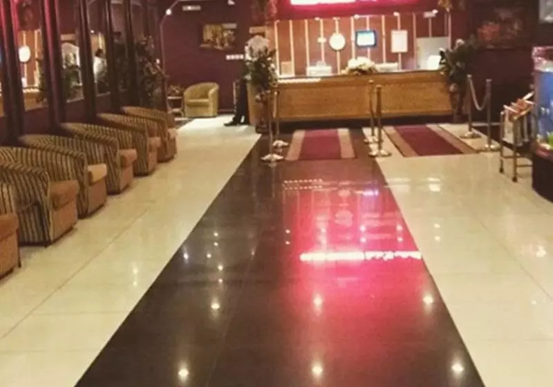 ホテル Alsaab Suites