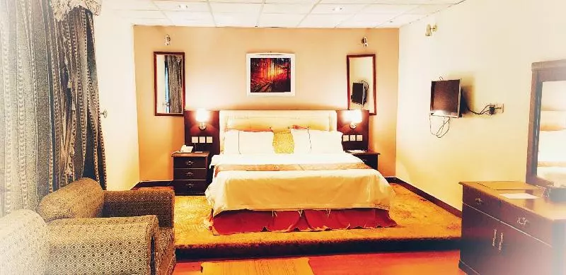 ホテル Alsaab Suites