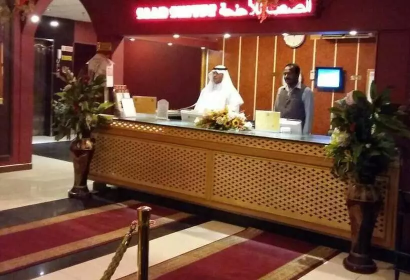 ホテル Alsaab Suites
