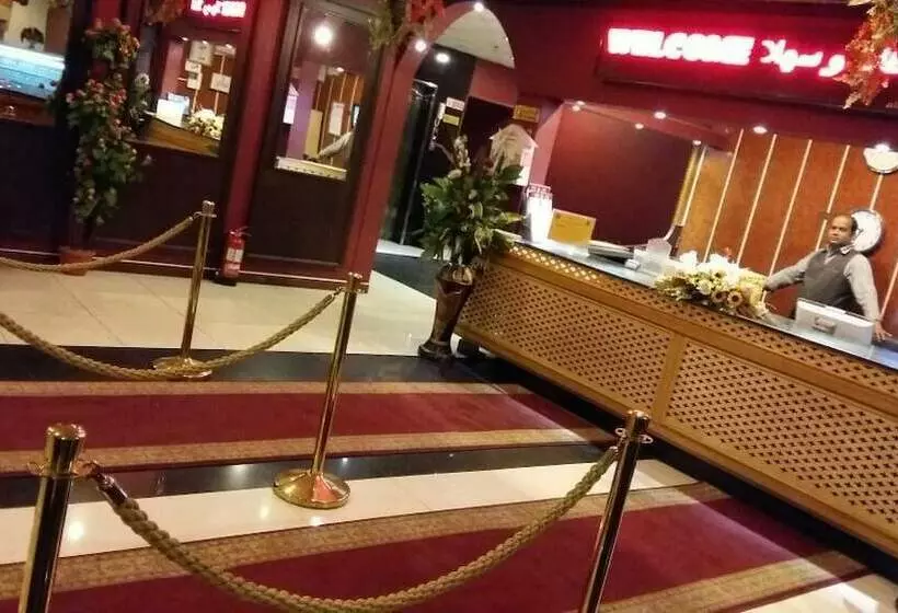 ホテル Alsaab Suites