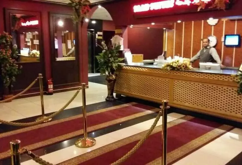 ホテル Alsaab Suites