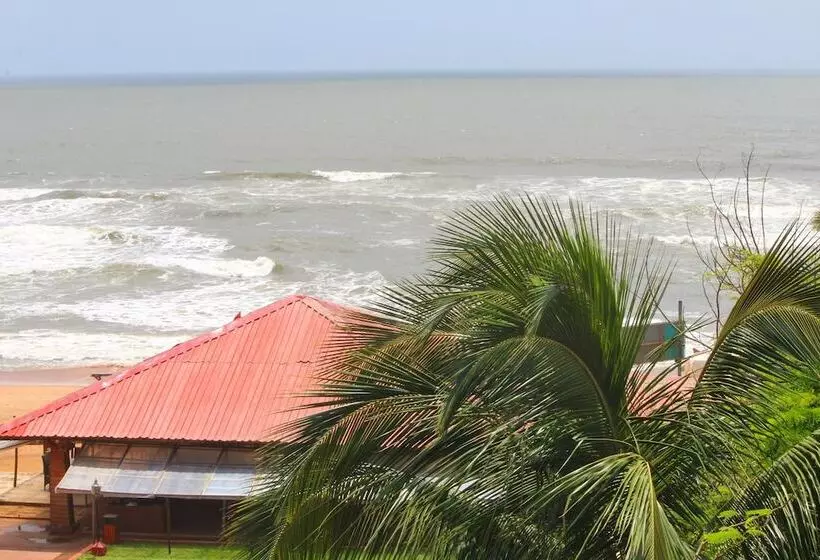 هتل Baga Fantacia Beach Inn