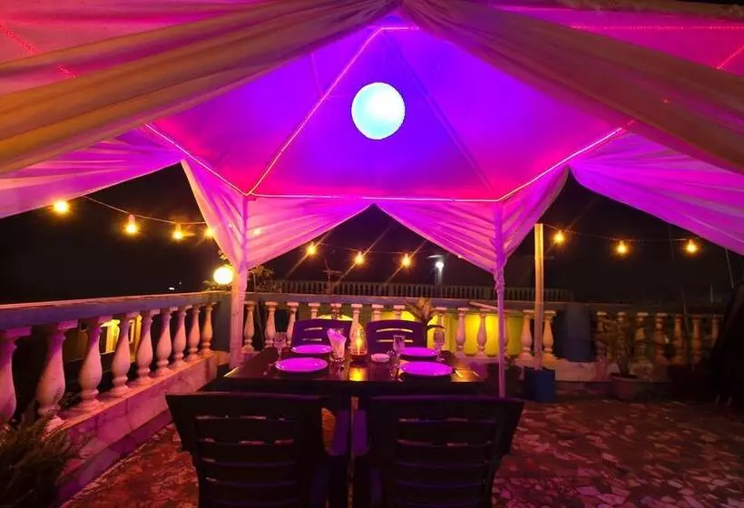 هتل Baga Fantacia Beach Inn