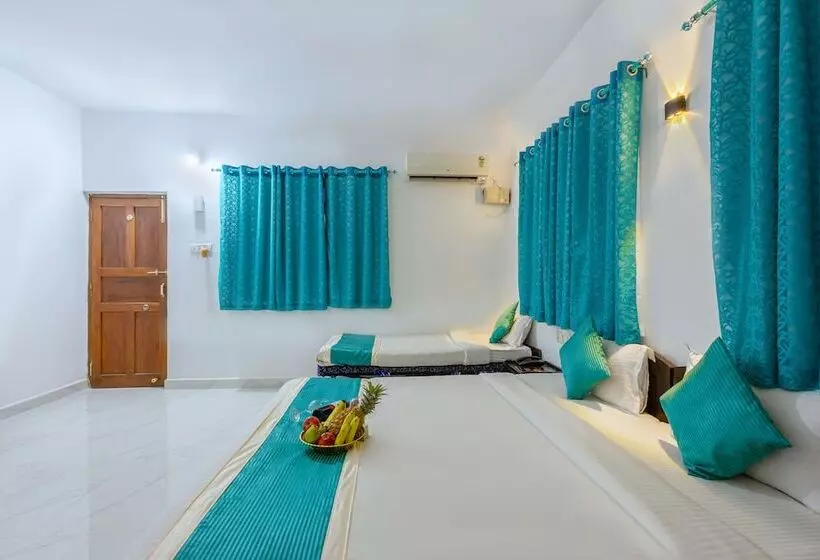 هتل Baga Fantacia Beach Inn