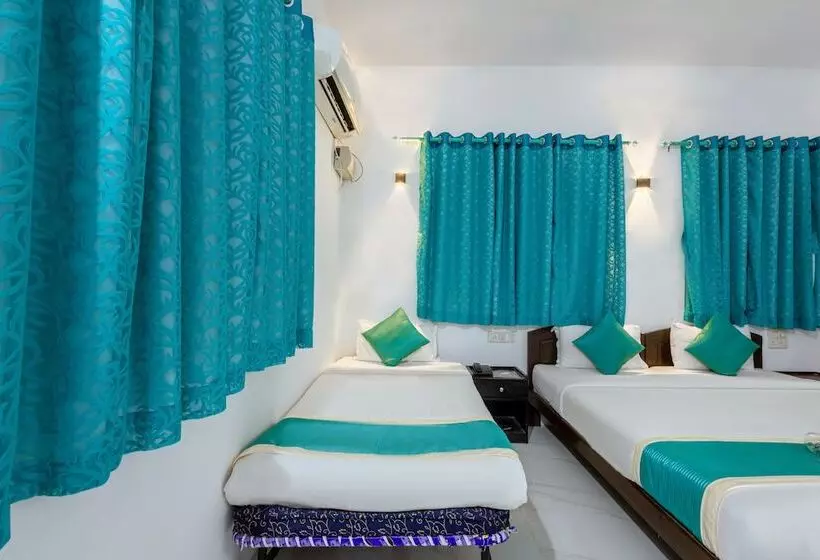 هتل Baga Fantacia Beach Inn