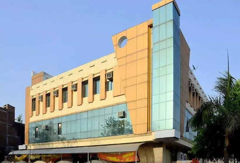 ホテル Tarang Banquets & Conference Centre