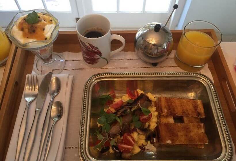 住宿加早餐  Benguela