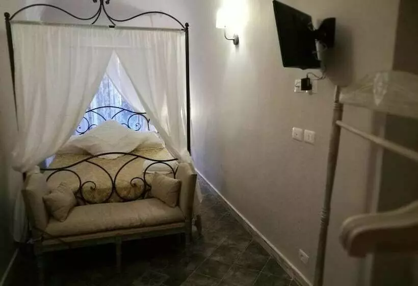 تختخواب و صبحانه La Casa Di Alma Luxury Rooms