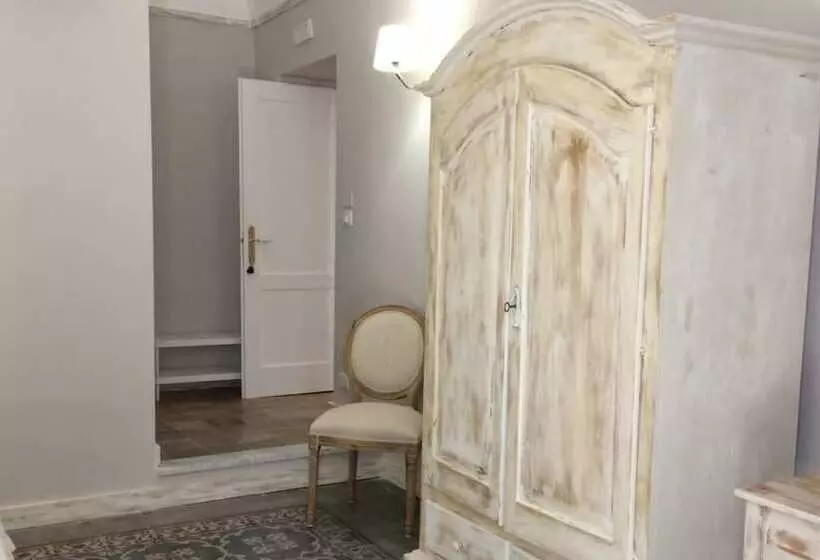 تختخواب و صبحانه La Casa Di Alma Luxury Rooms