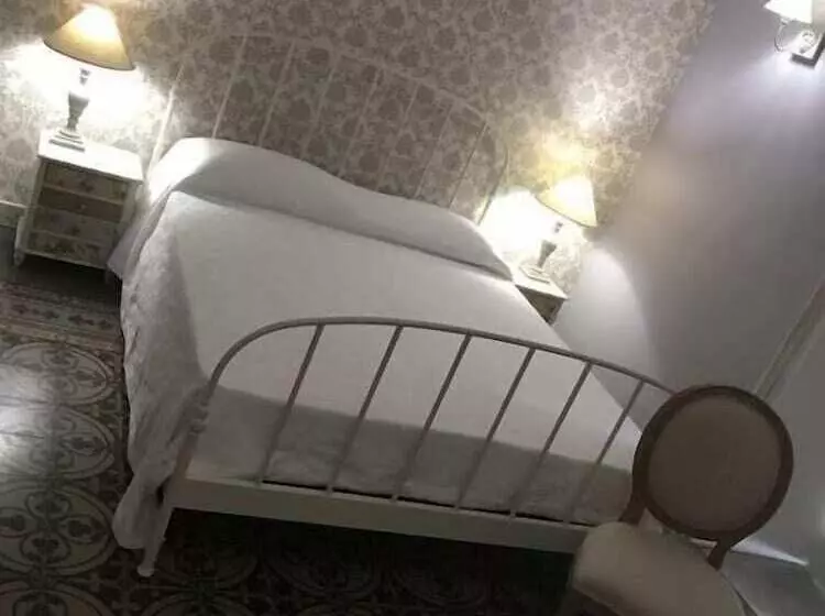 تختخواب و صبحانه La Casa Di Alma Luxury Rooms