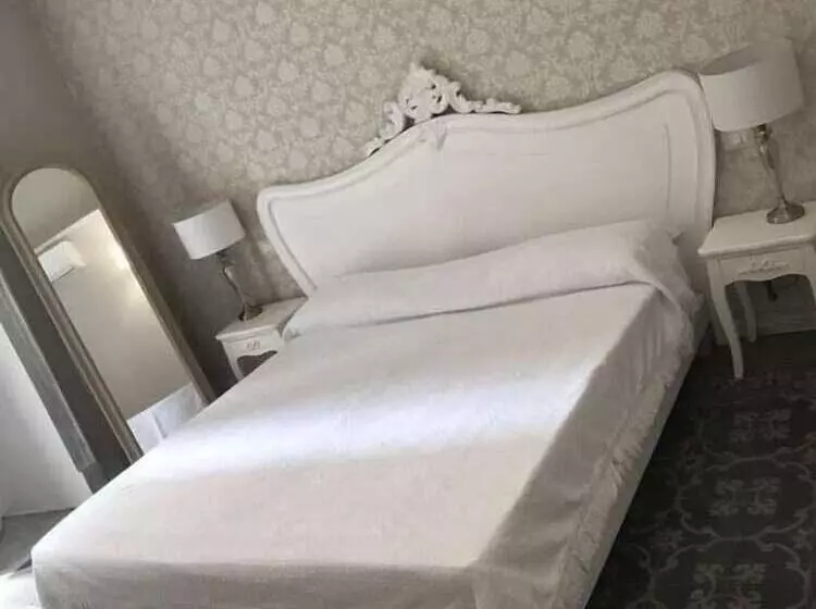 تختخواب و صبحانه La Casa Di Alma Luxury Rooms