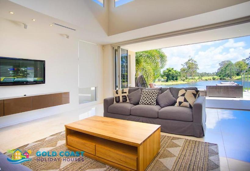 Grand Oasis At Sanctuary Cove