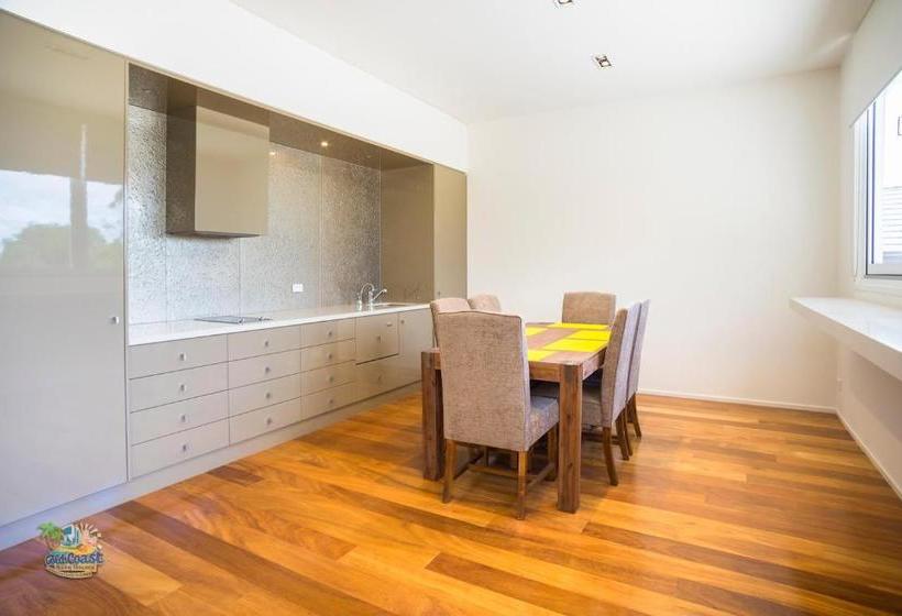 Grand Oasis At Sanctuary Cove