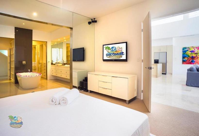 Grand Oasis At Sanctuary Cove