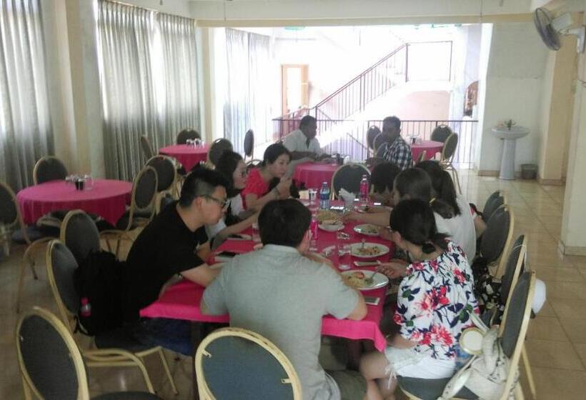 Hotel Elephant Lobby