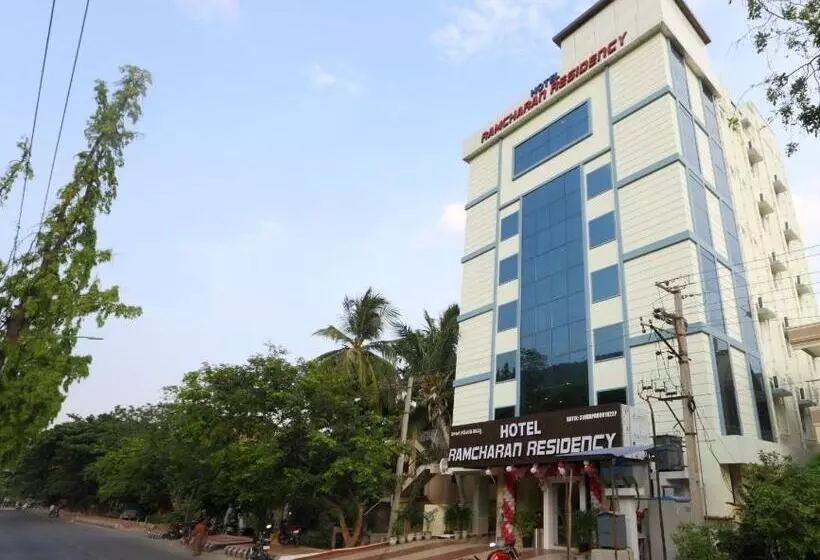 ホテル Ramcharan Residency, Tirupati