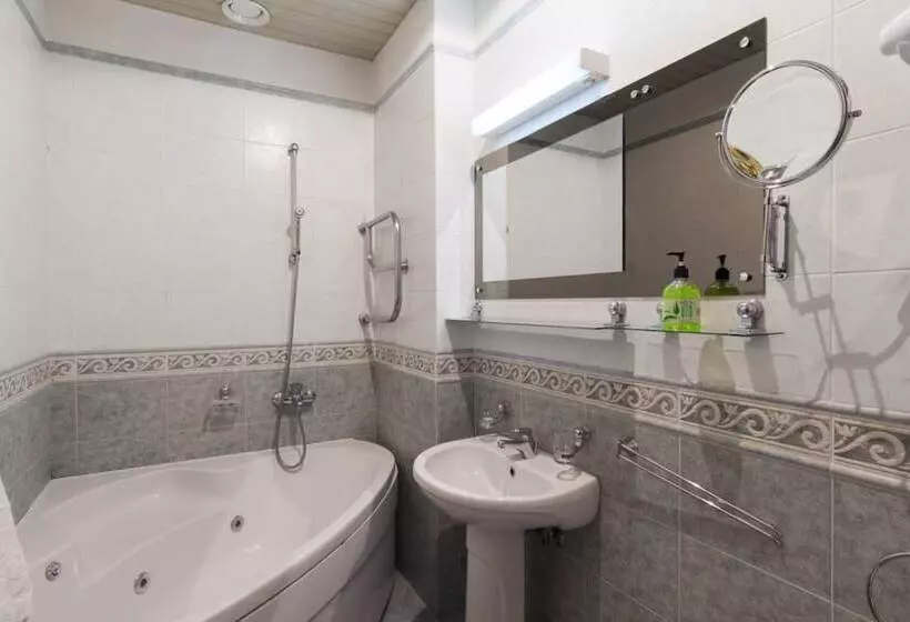 Hotelli Imeni Morisa Toreza Health Resort