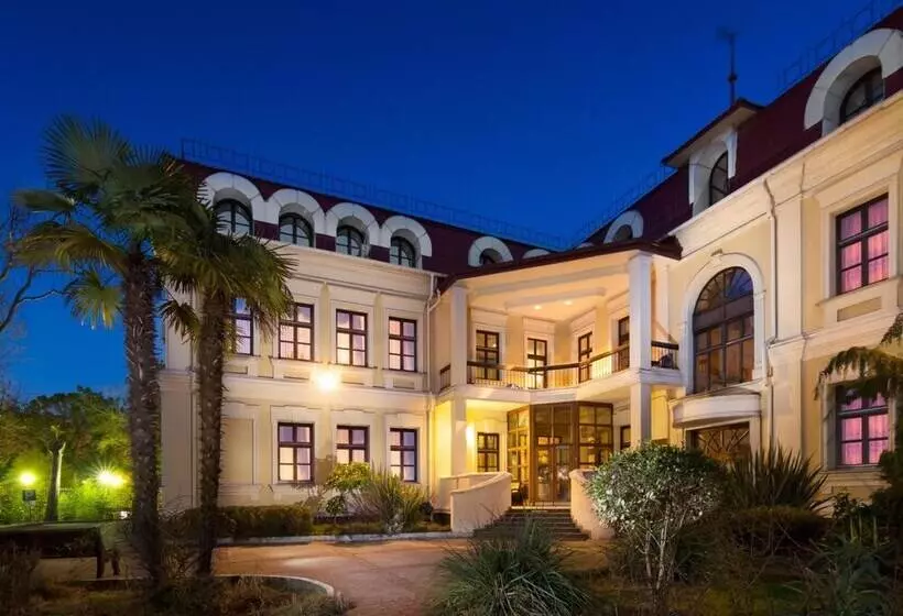 Hotelli Imeni Morisa Toreza Health Resort