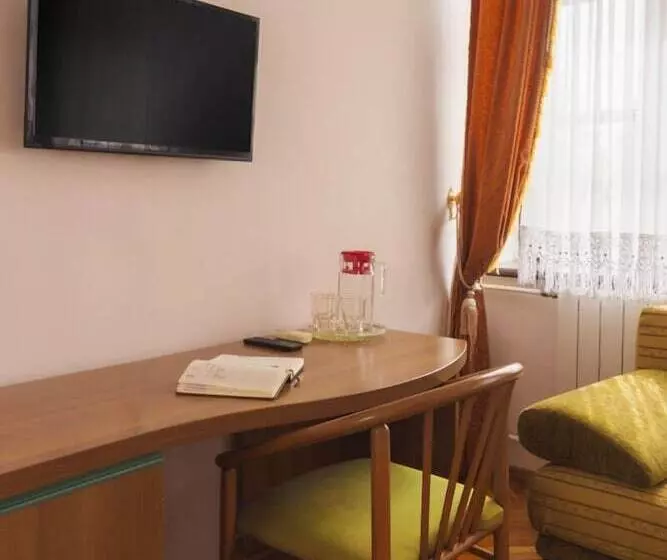 Hotelli Imeni Morisa Toreza Health Resort