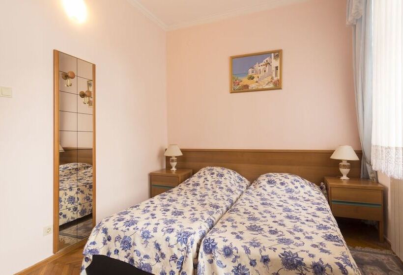 فندق Imeni Morisa Toreza Health Resort