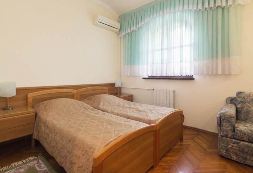 فندق Imeni Morisa Toreza Health Resort