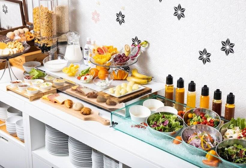 בית מלון כפרי The B Namba Kuromon