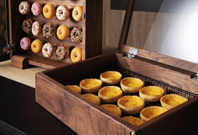 בית מלון כפרי The B Namba Kuromon