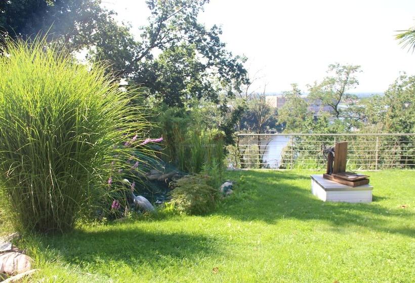 فندق Zum Halbmond