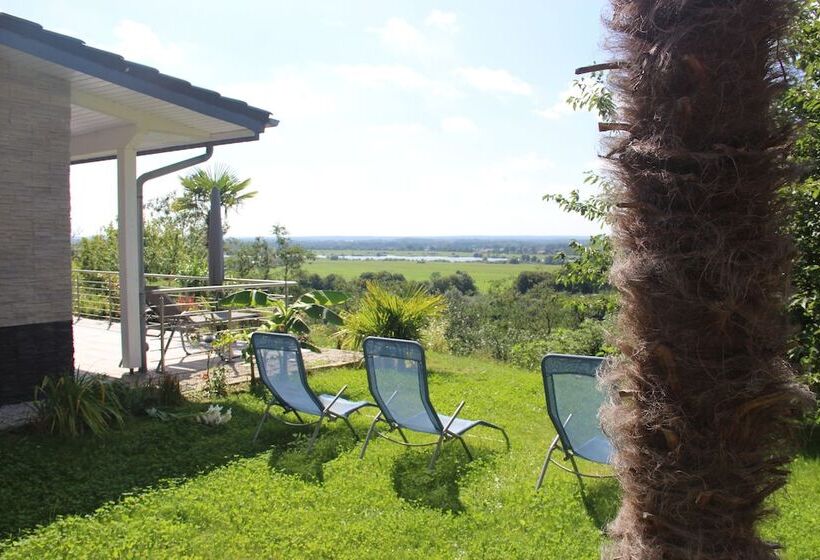 فندق Zum Halbmond