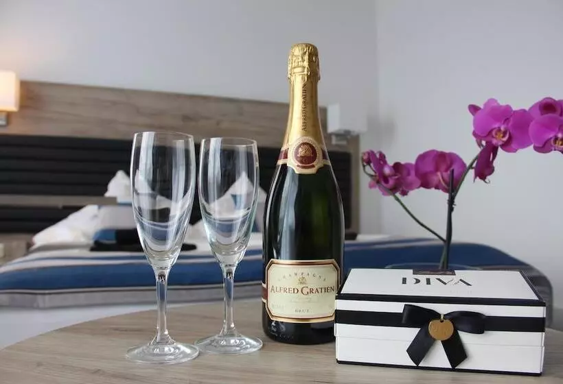 ホテル Zum Halbmond