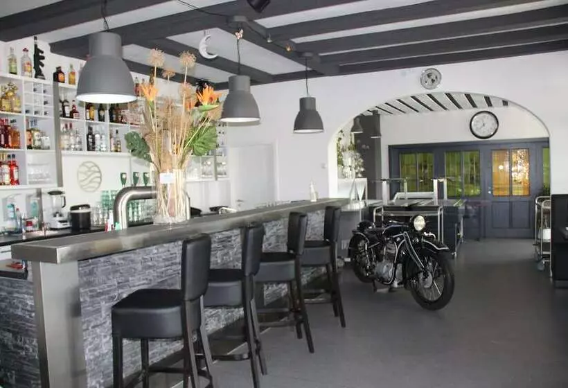 ホテル Zum Halbmond