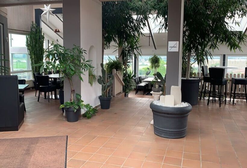 فندق Zum Halbmond