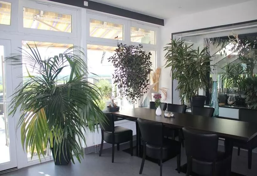 ホテル Zum Halbmond